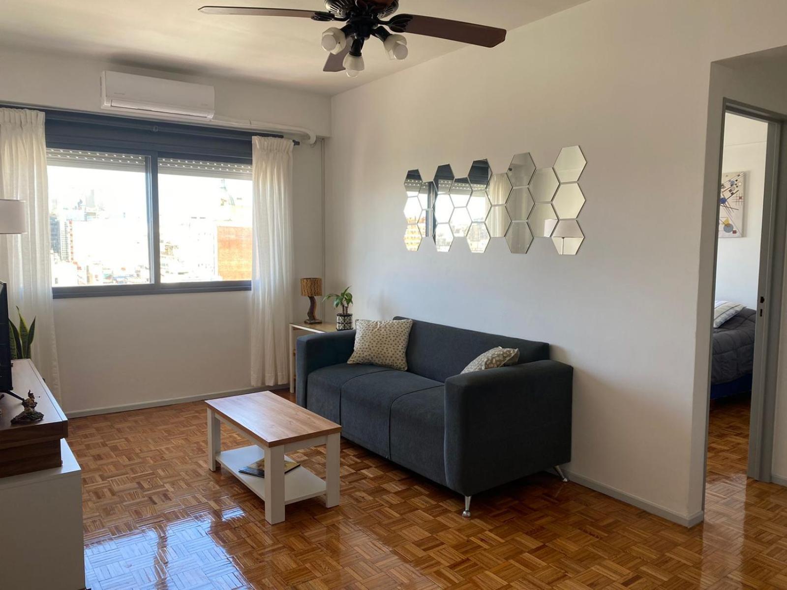 Muy Buena Ubicacion. Luminoso Y Silencioso Apartamento *