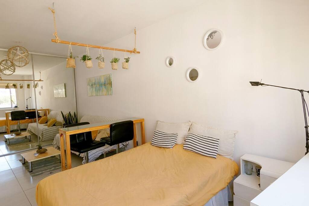 Studio Apartment *
