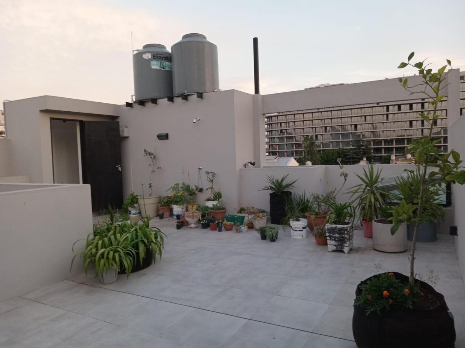 Con Bano Uso Exclusivo En Casa Compartida En Primer Piso Por Escalera Habitación en casa particular Ciudad Autónoma de Buenos Aires