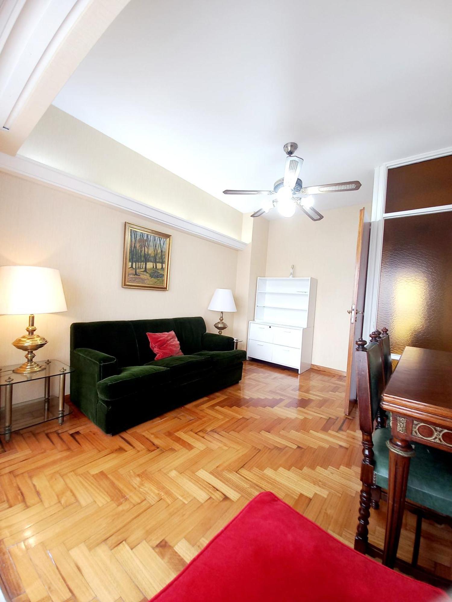Departamento Sobre Calle Corrientes, Obelisco *