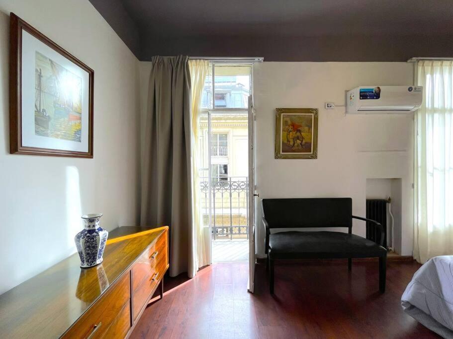 La Platea De Bs As 7a Balcones Con Vistas Al Palacio Libertad