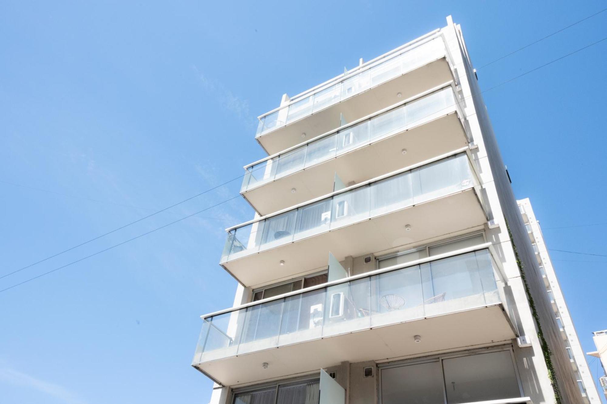 Apartamento A Estrenar! En El Cwntro De Ba. Con Parilla Y Pileta