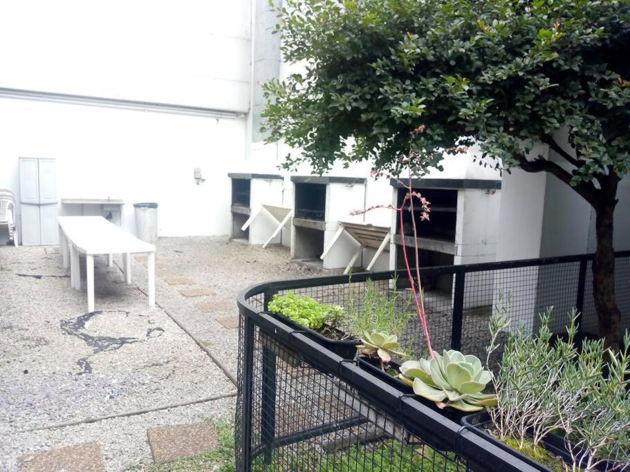 Departamento De 2 Ambientes Amoblado Con Cochera!! *