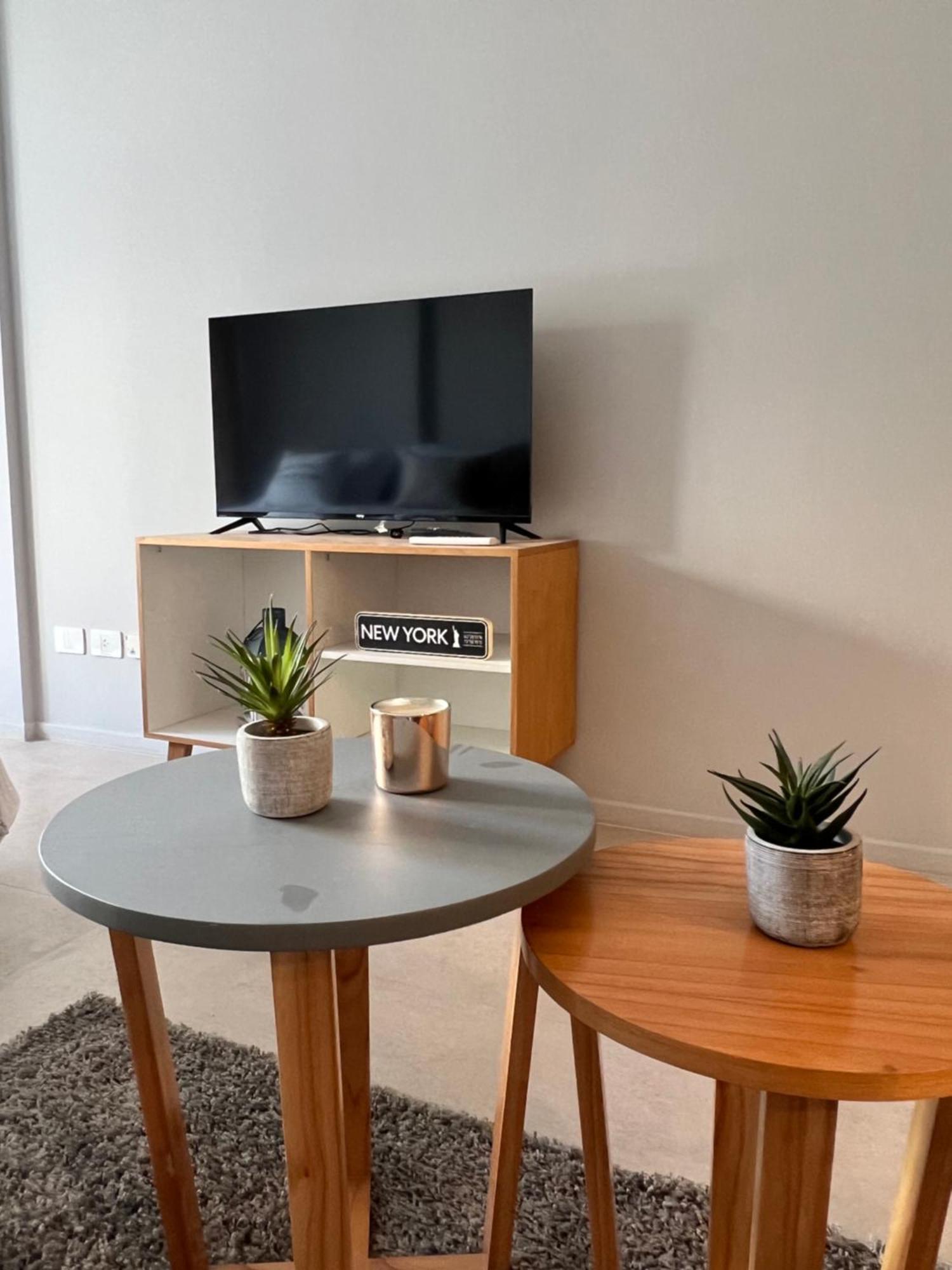 Modern With Premium Amenities *