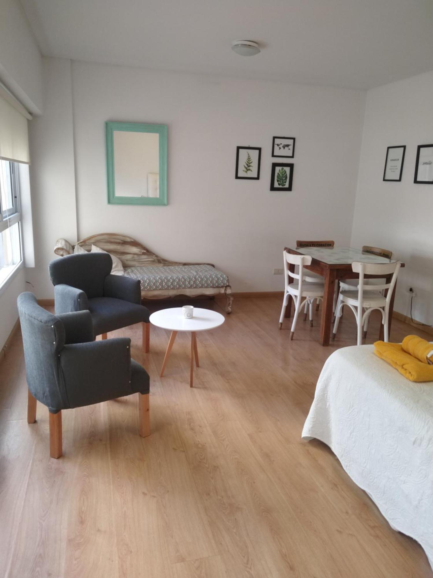 Confortable Departamento. Excelente Ubicación *