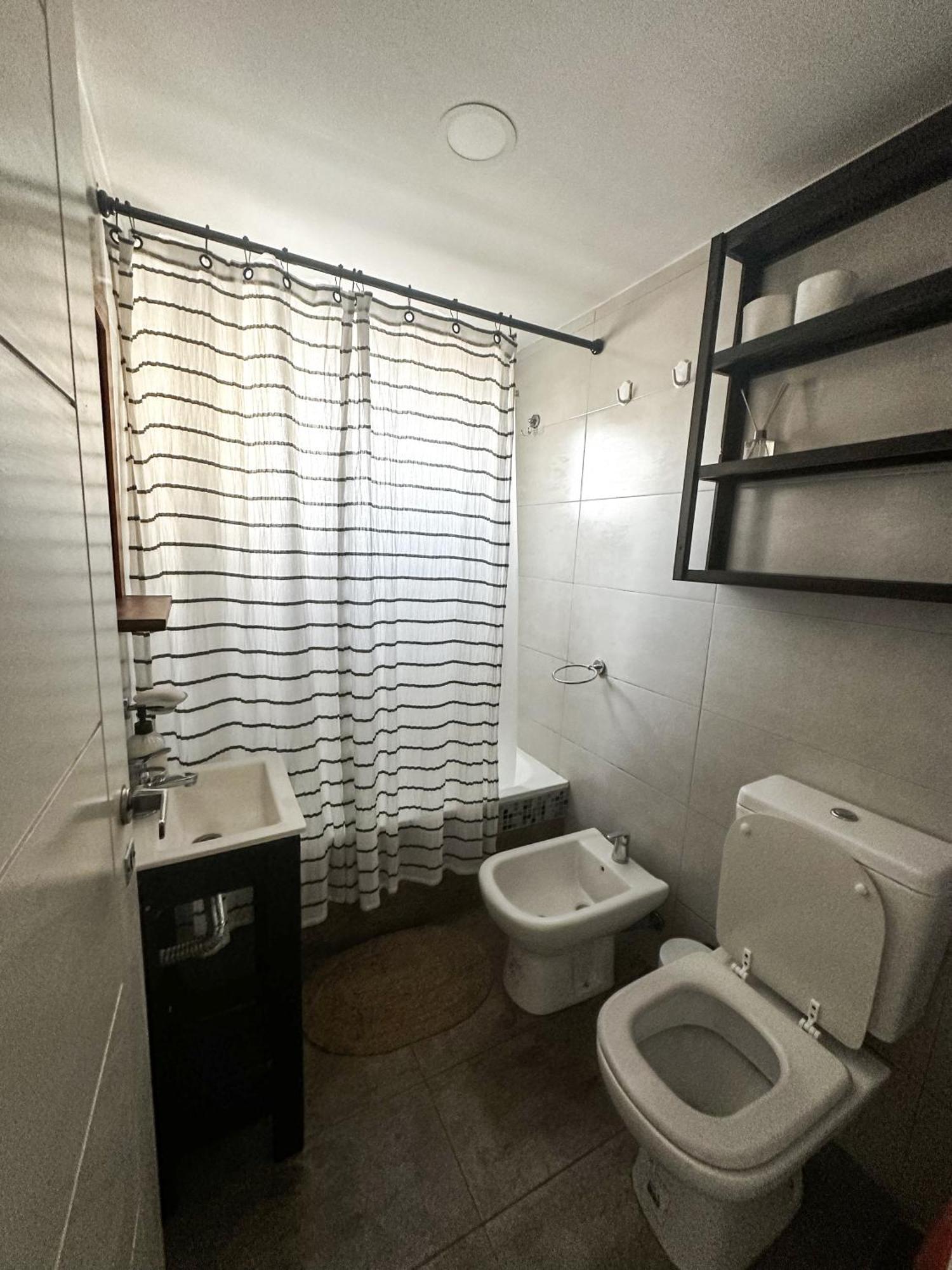 Departamento En Crespo A 4 Cuadras Del Movistar Arena Apartamento *