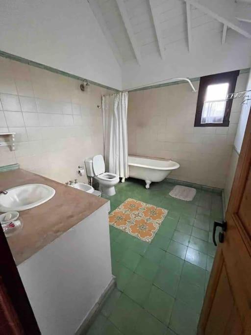 Summer House In Pilar. Office, Garden, Pool Сasa de vacaciones *