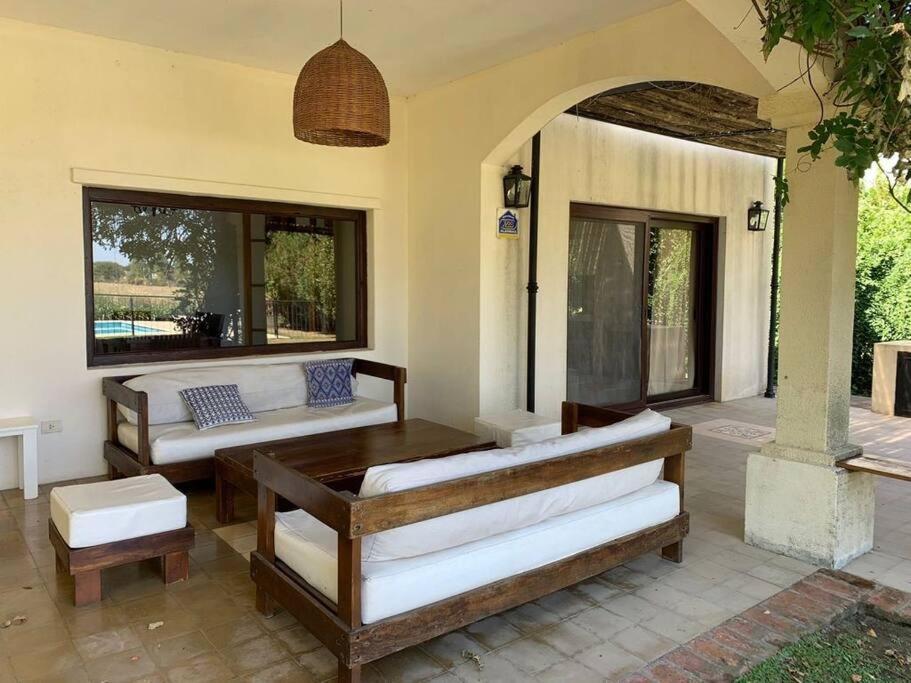 Summer House In Pilar. Office, Garden, Pool Сasa de vacaciones *