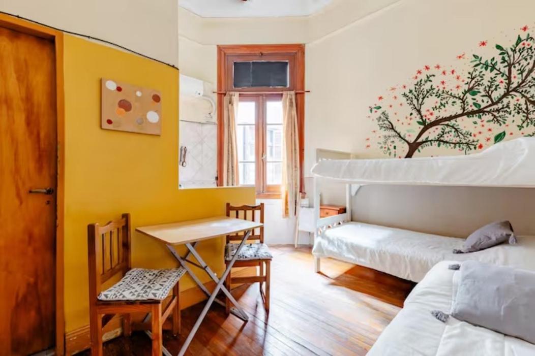 Hostal Dante Y Compania
