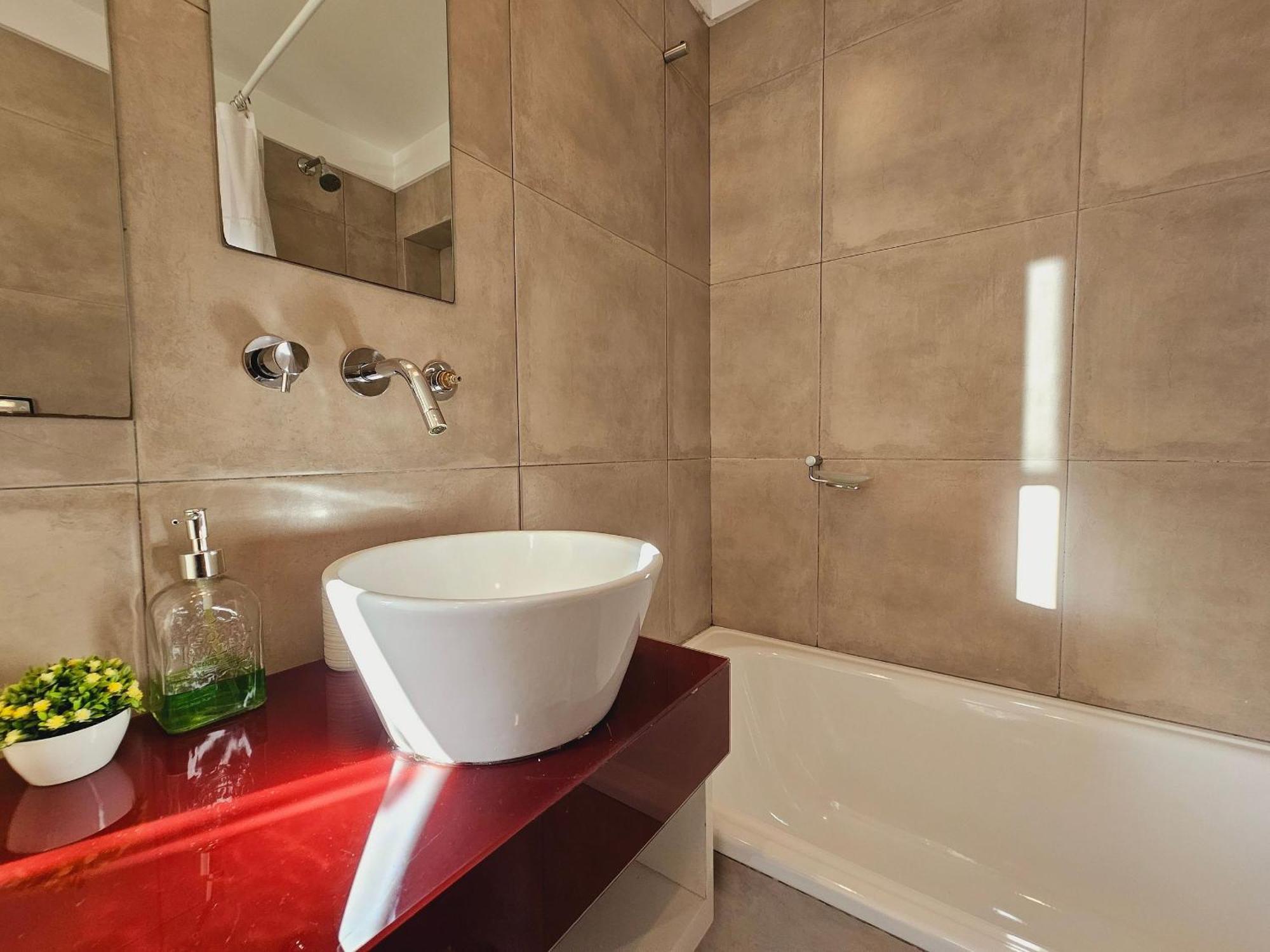 Apartamento 2 Ambientes De Ensueno En Recoleta: Amplitud Y Belleza En Cada Rincon