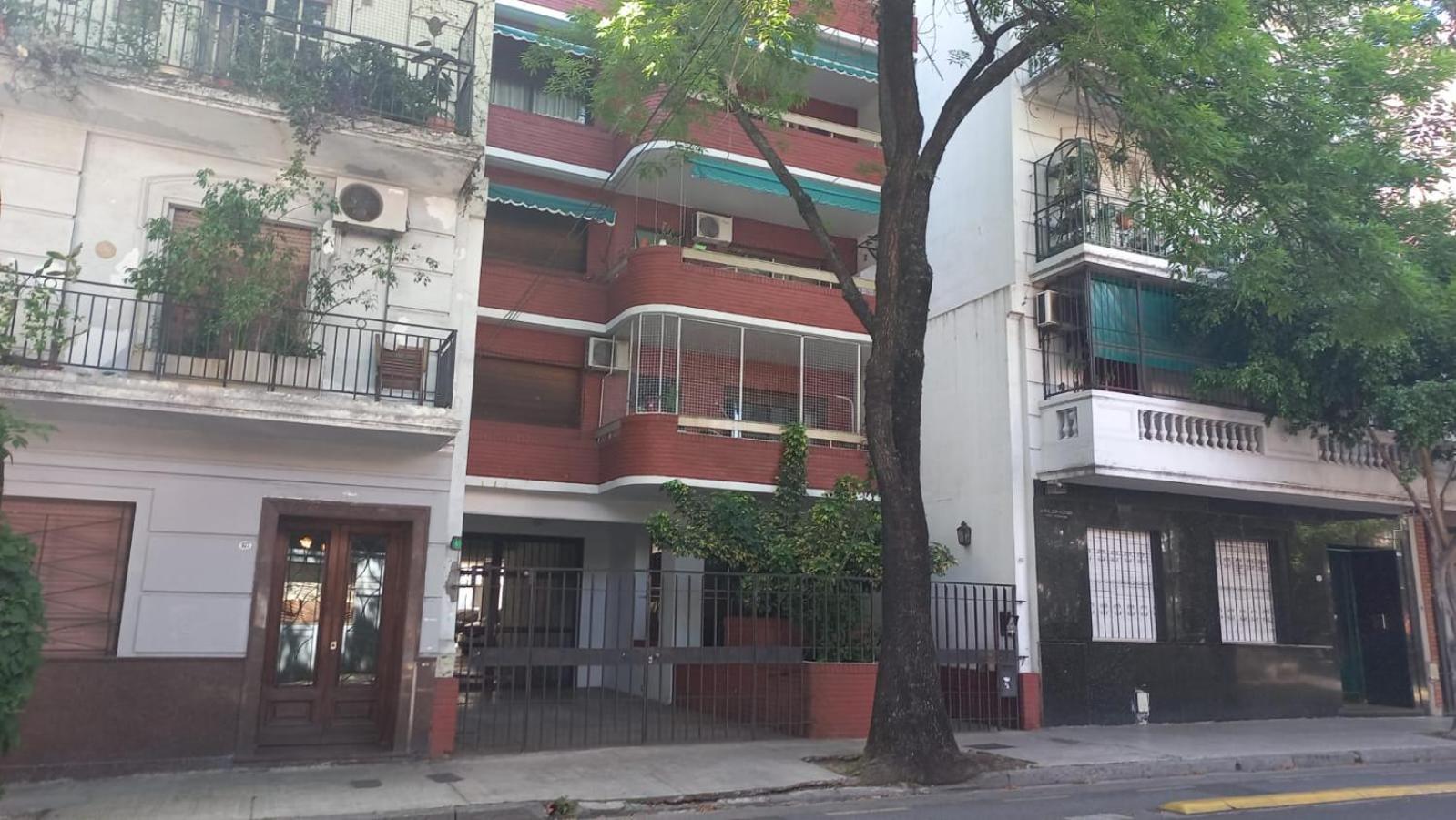 Apartamento Luminoso Semipiso 2 Ambientes Con Balcon Terraza