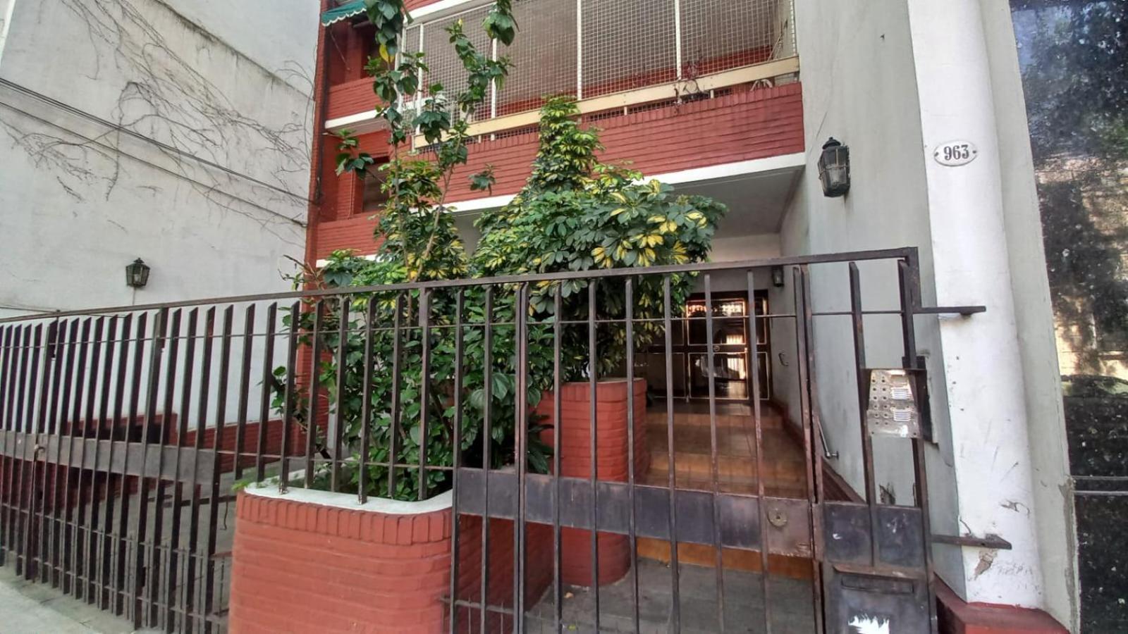 Apartamento Luminoso Semipiso 2 Ambientes Con Balcon Terraza *