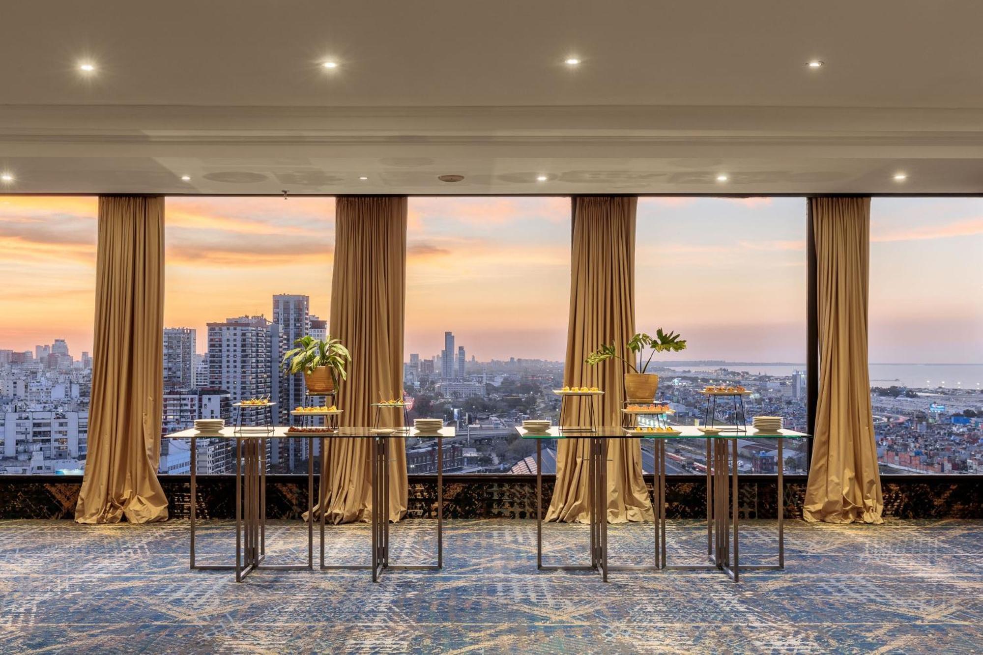 Sheraton Hotel&convention Center