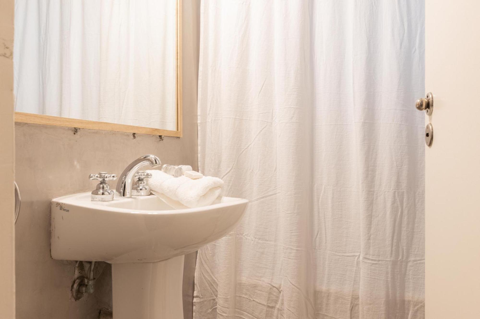 Fliphaus Ayacucho 1800 - 2 Bd En-suite Recoleta Apartment *
