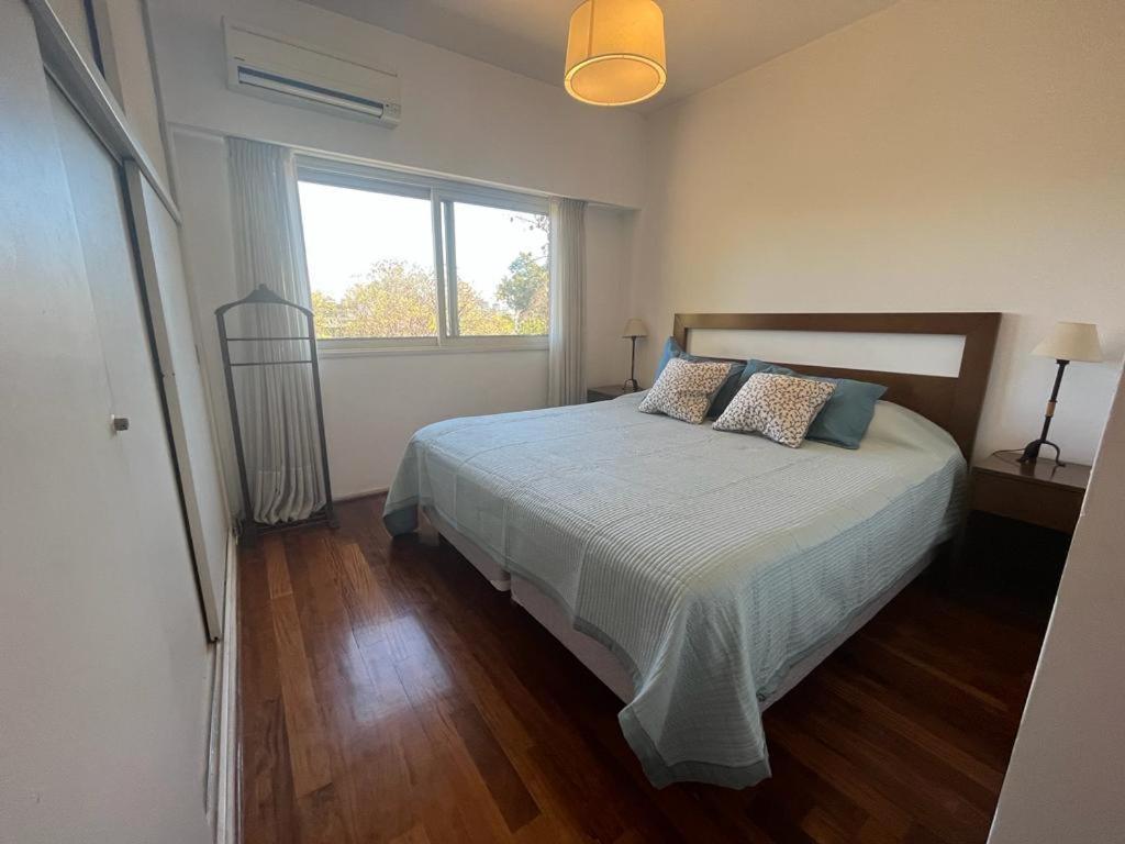 Apartamento Excelente Semipiso Todo Externo Frente A Plaza