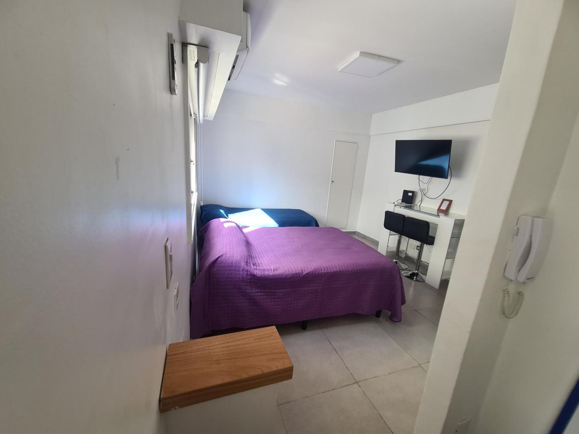 Apartamento Av. Corrientes 1670 - Paseo La Plaza - *