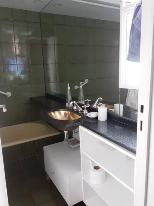 Apartamento Excelente Semipiso Todo Externo Frente A Plaza