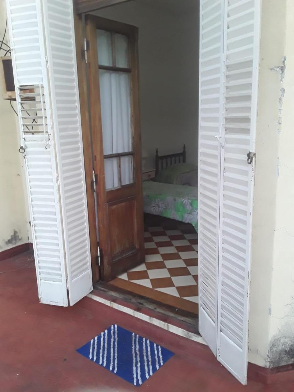 Habitac Indiv Casa De Familia, Flores Habitación en casa particular