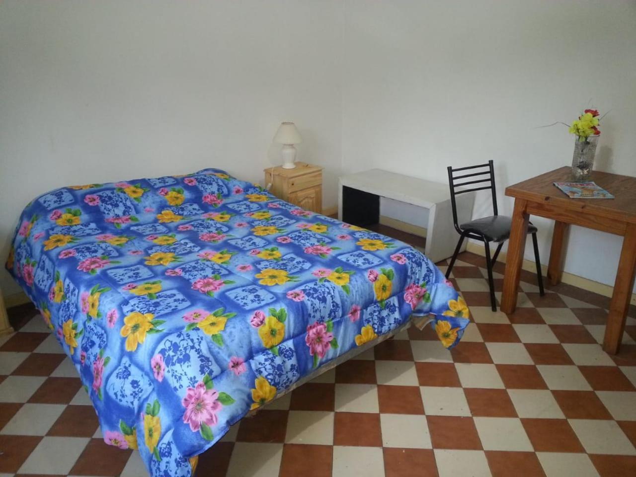 Habitac Indiv Casa De Familia, Flores Habitación en casa particular