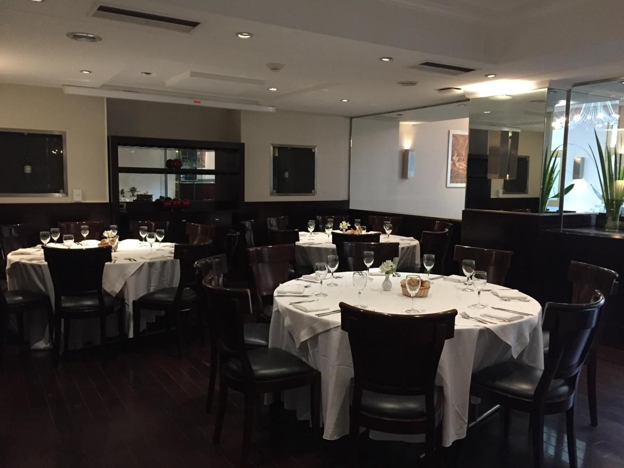 Intersur Recoleta Hotel