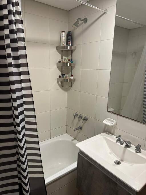 Apartamento Panoramic Loft: Luxe 2br With Private Parking Near Metro
