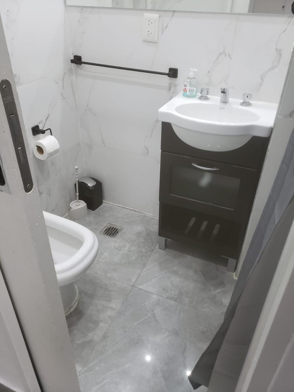 Av. Corrientes 1670 - Paseo La Plaza - Apartamento Ciudad Autónoma de Buenos Aires