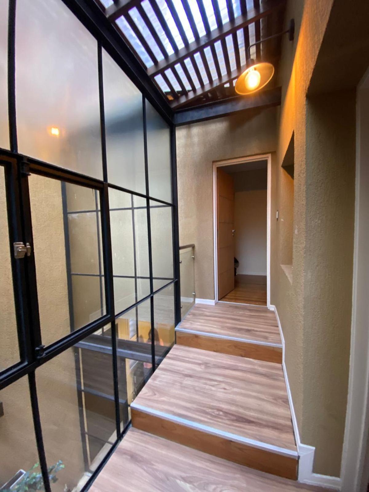 Сasa de vacaciones Hermoso, Moderno Con Patio Y Terraza 7 Personas *