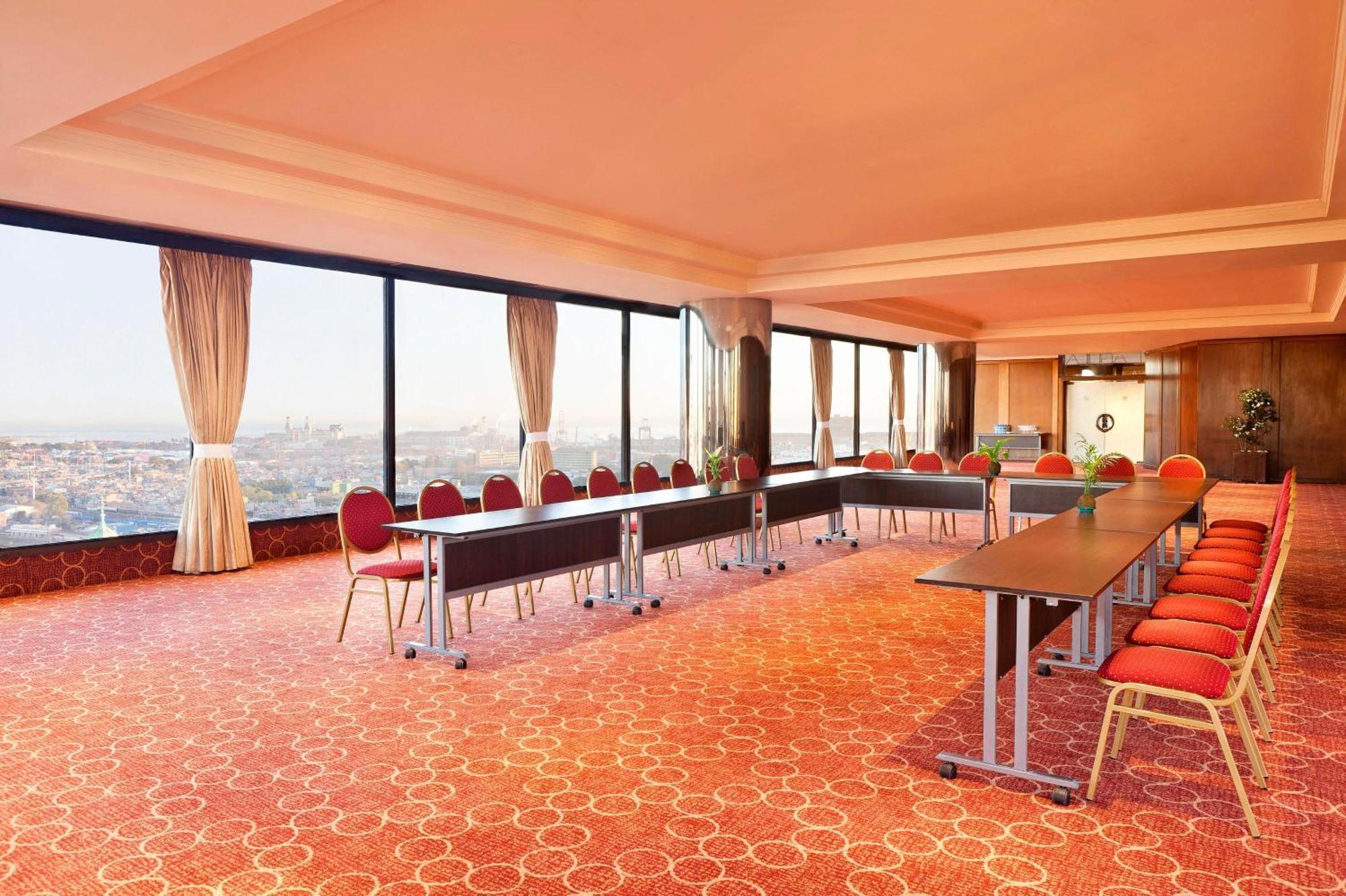 Sheraton Hotel&convention Center