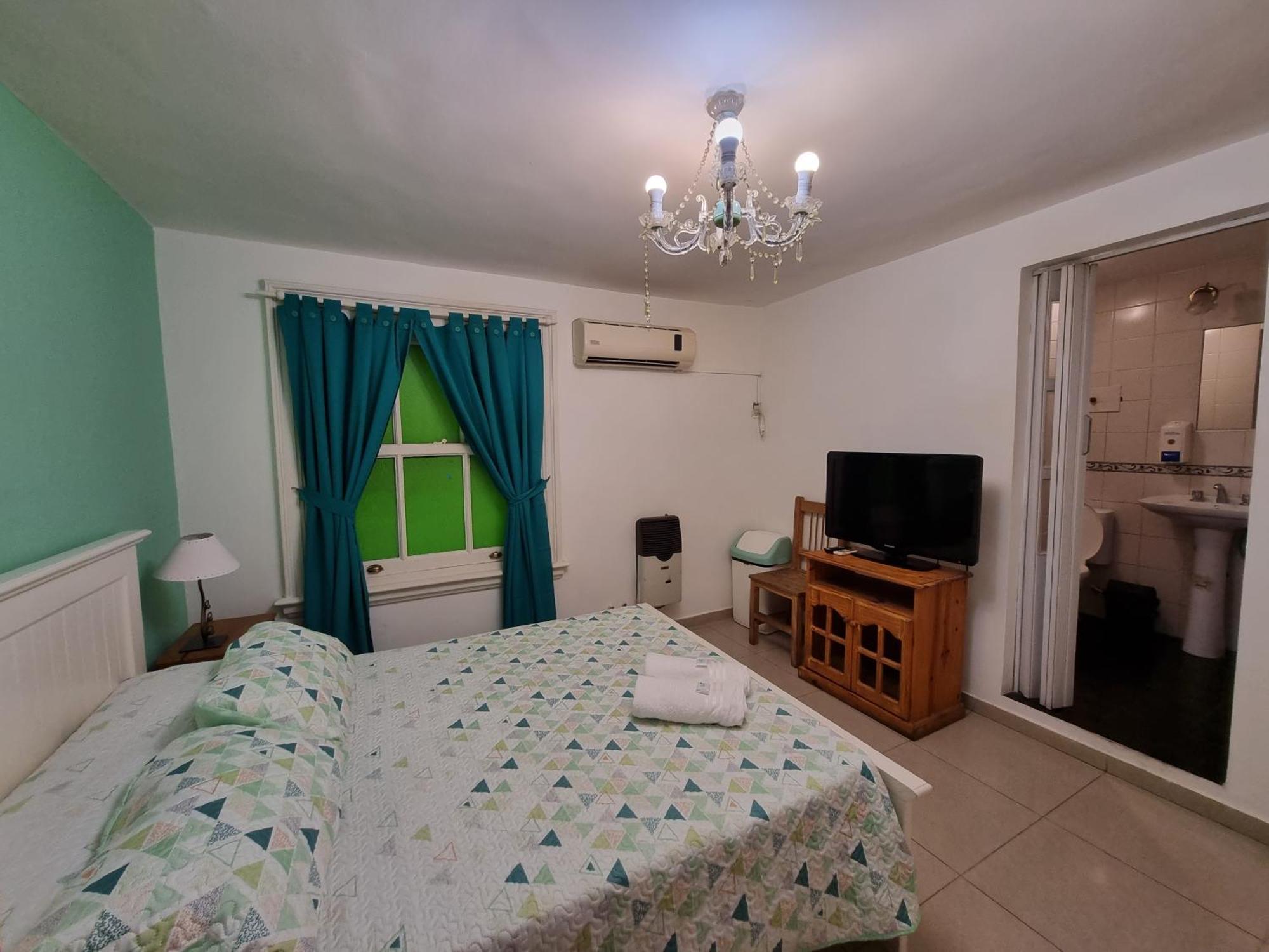 Hostal Estoril *