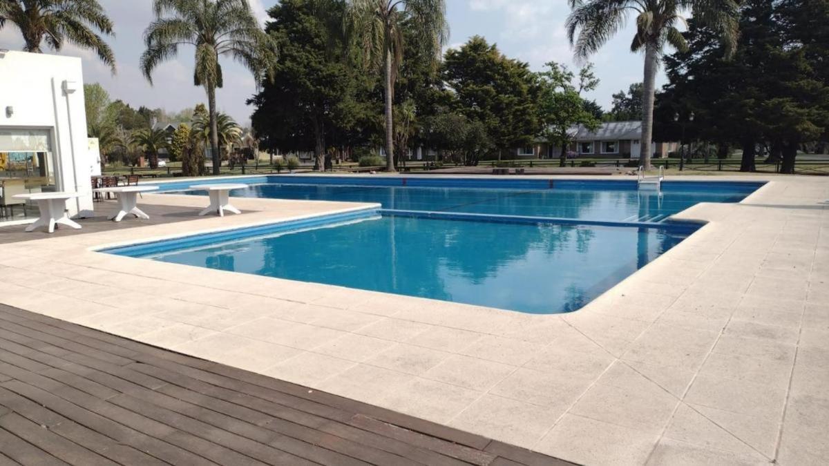 Private With Exclusive Heated And Illuminated Pool In The Best Golf Country Club 18-holes Golf Course Indoor Heated Pool Of The Club Illuminated Professional Soccer And Tennis Courts Children's Recreation Market And All Types Of Services Villa *