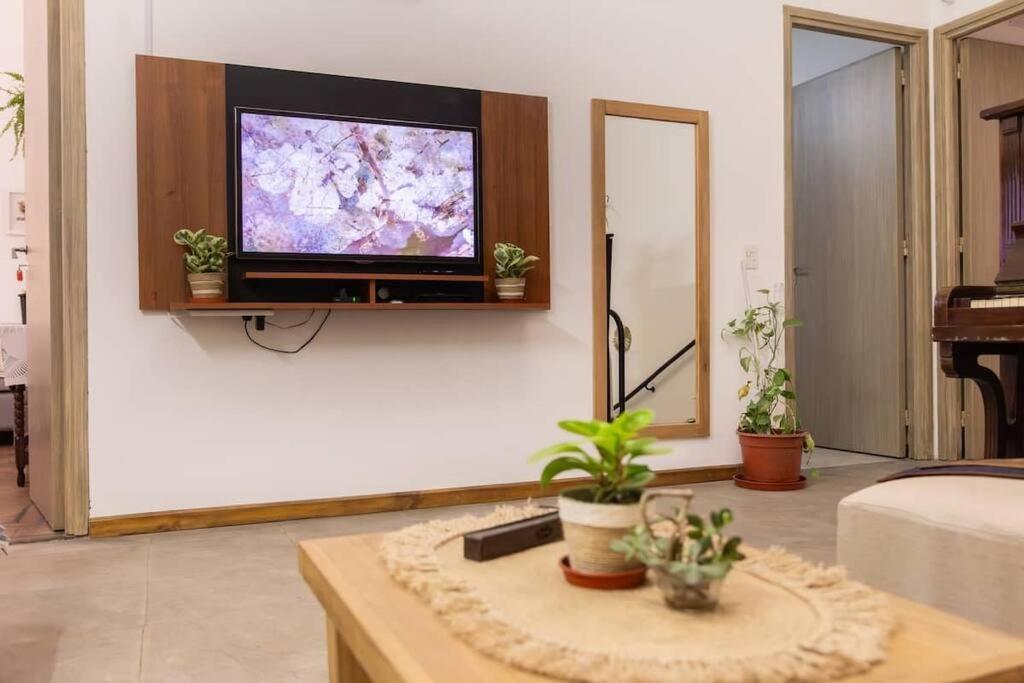 Casa Jade, Amplia Casa Con Excelente Ubicacion En Capital Federal Buenos Aires
