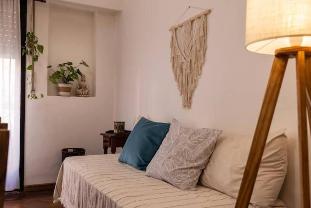 Casa Jade, Amplia Casa Con Excelente Ubicacion En Capital Federal