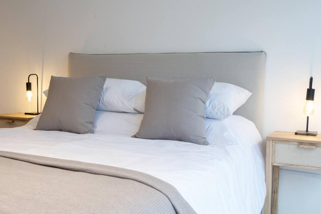 Hiedra Beautiful Deluxe Studio Apartment