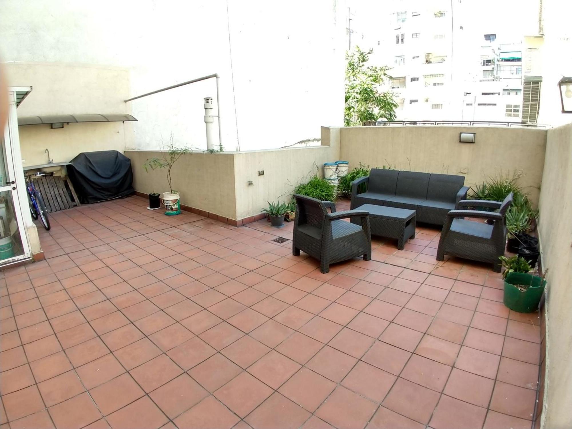 Habitación en casa particular Privada Zona Hospital De Clinicas En Departamento Compartido