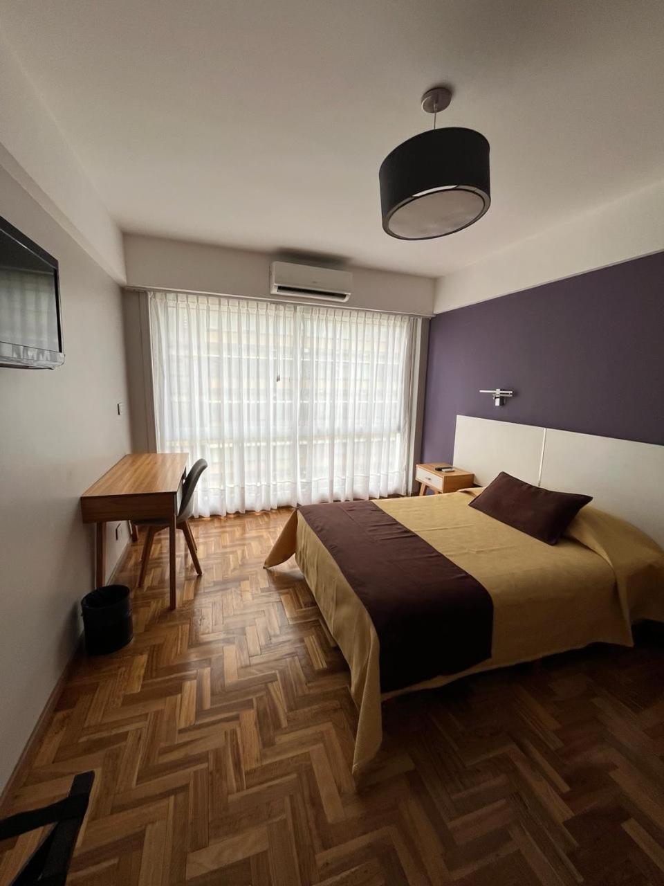 Columbia Palace 3*