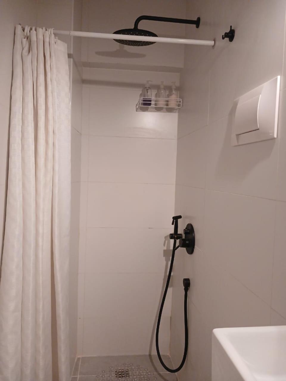 Monoambiente Frente A La Rural Apartamento *