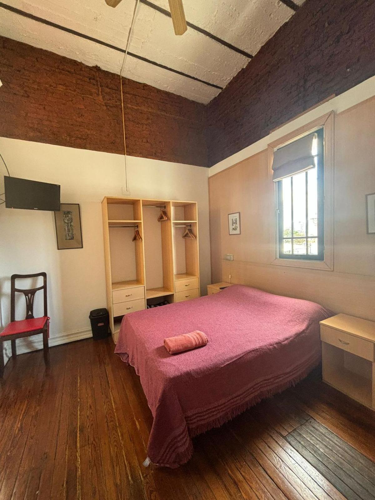 Lgy Only Men Bed and breakfast *