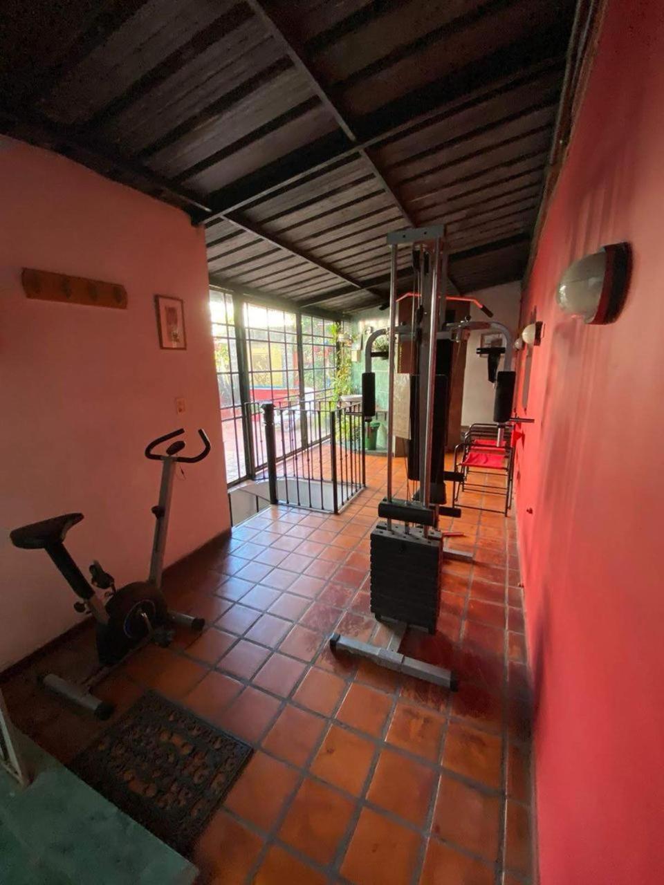 Lgy Only Men Bed and breakfast