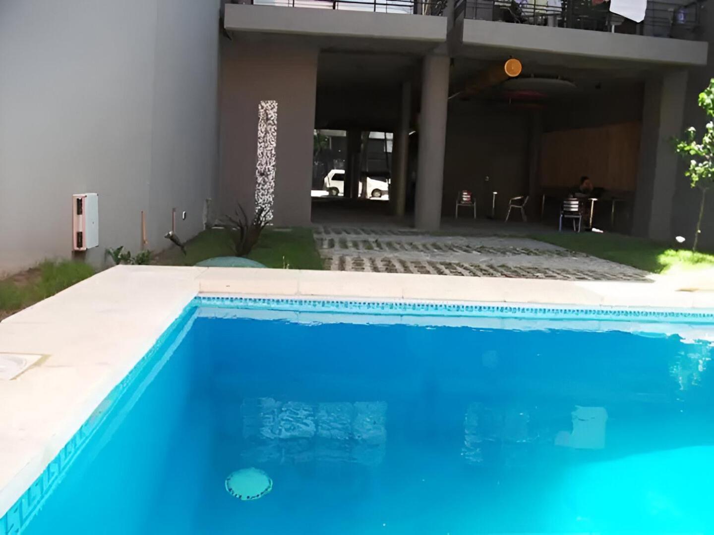 Donde El Alma Sonrie Ahi Es Piscina Jardin Facil Acceso Por Avda 9 De Julio Apartamento
