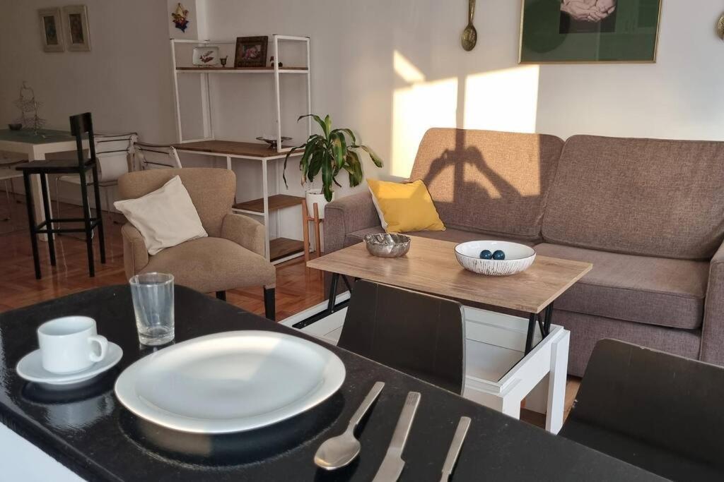 Avenida Cordoba Pura Luz Y Amplitud ,cochera Apartamento *
