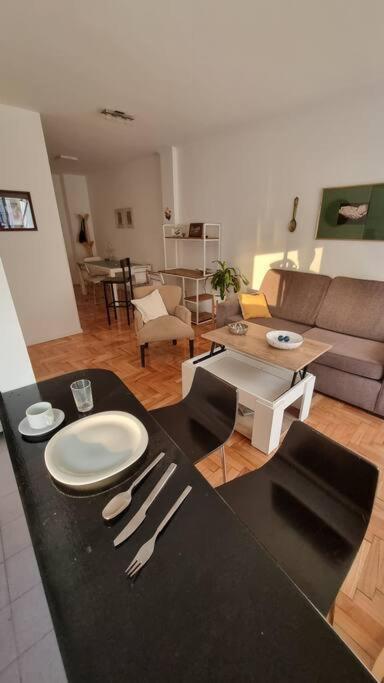 Avenida Cordoba Pura Luz Y Amplitud ,cochera Apartamento