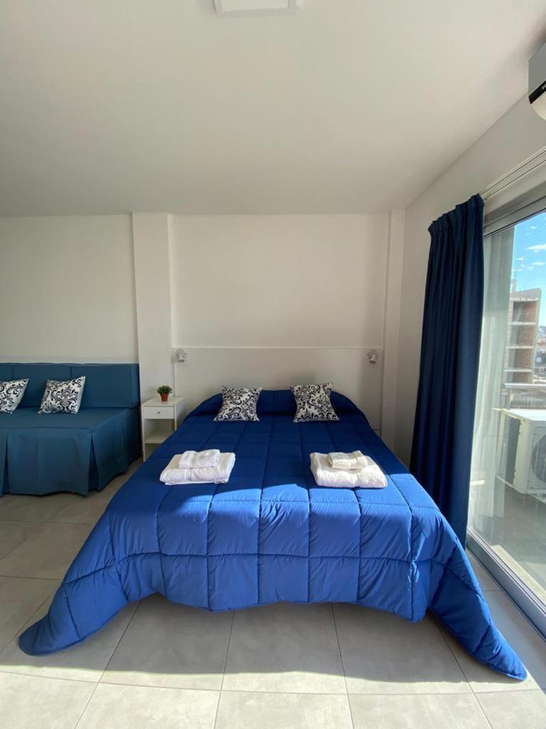Monoambiente, Amplio Y Luminoso, Totalmente Equipado Apartamento