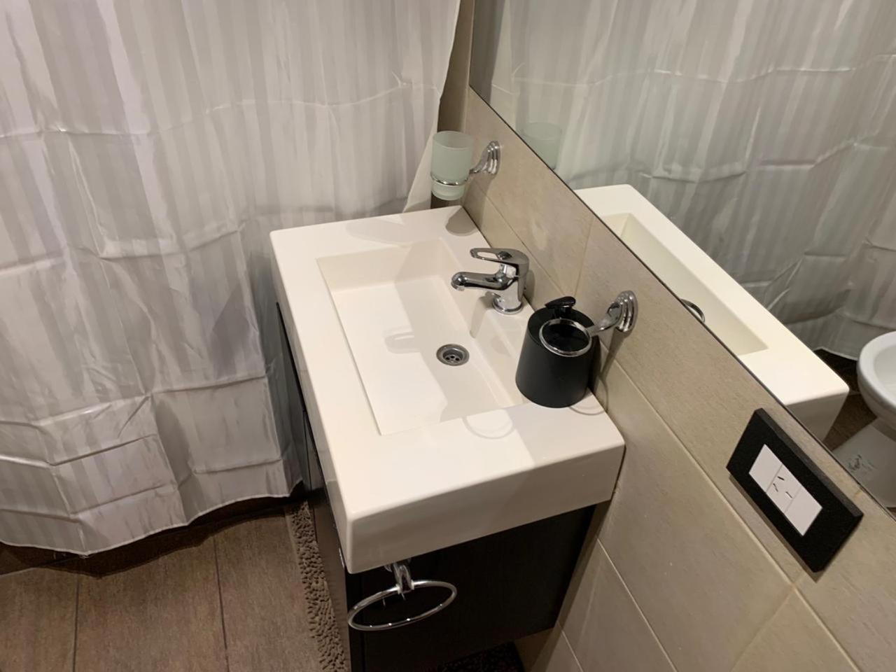 Monoambiente Nuevo Y Luminoso En Flores Apartamento