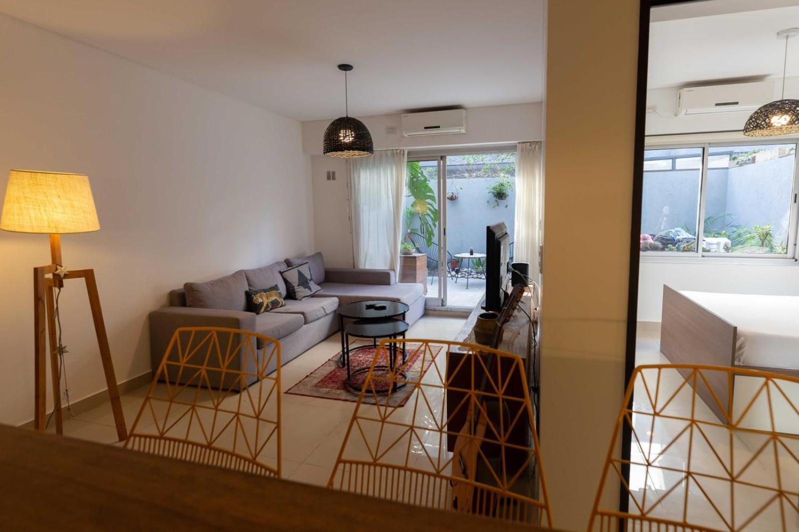 Exclusivo Departamento De Dos Ambientes Con Patio. Modernidad Y Sofisticacion Al Alcance De Tu Mano
