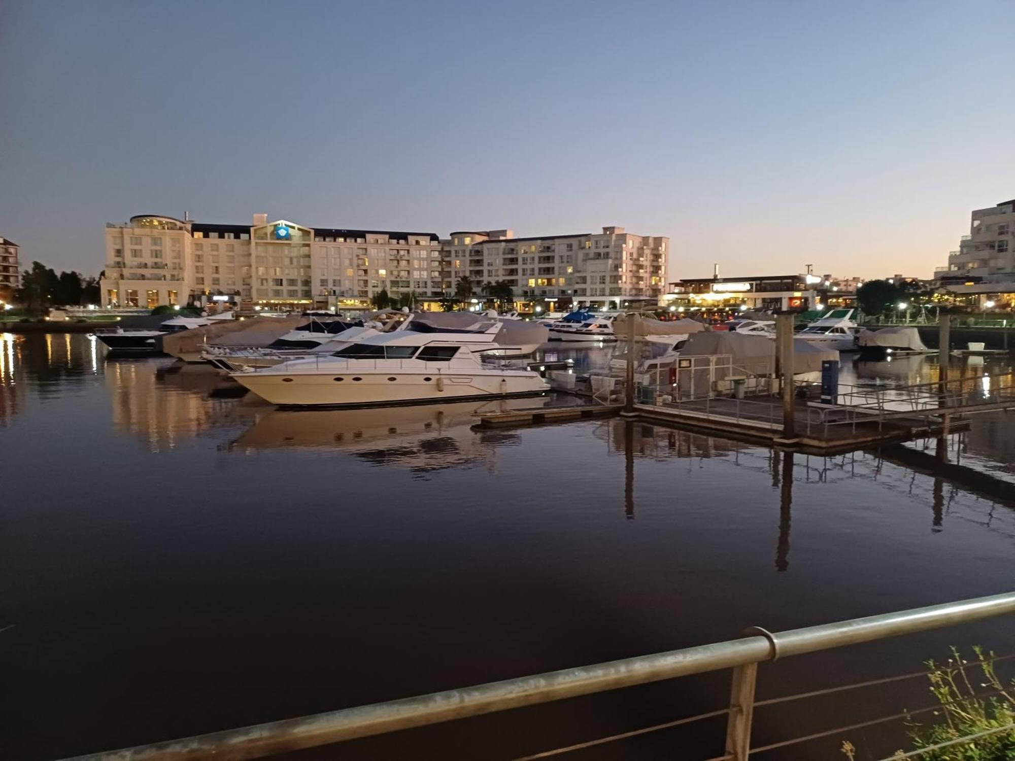 Apartamento Departamentos Bahia Grande Nordelta Con Balcon Y Vista A La Bahia Piscina Opcional Arancelada!!