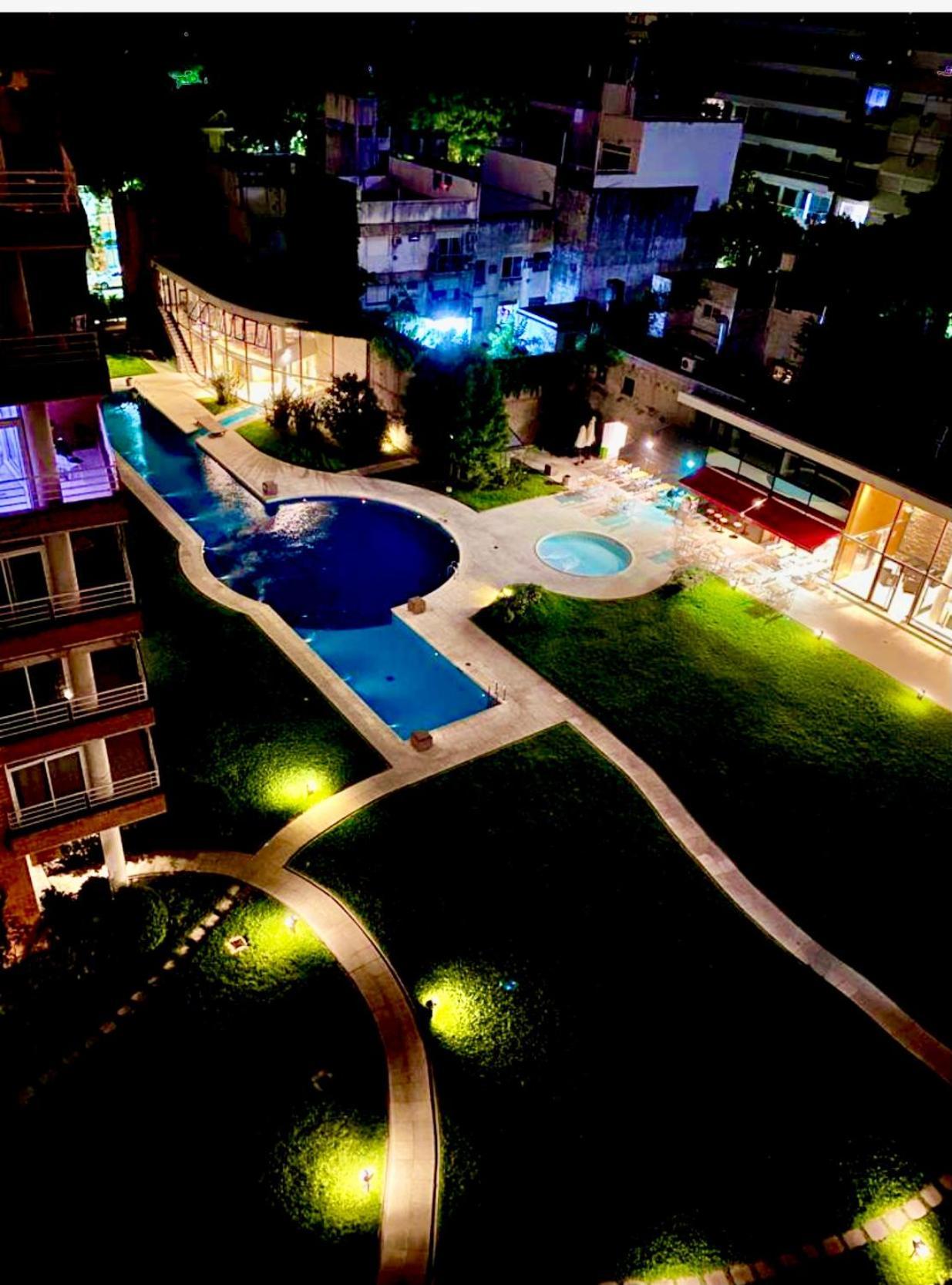 Jardines Full Amenities Vista Al Rio Apartamento *