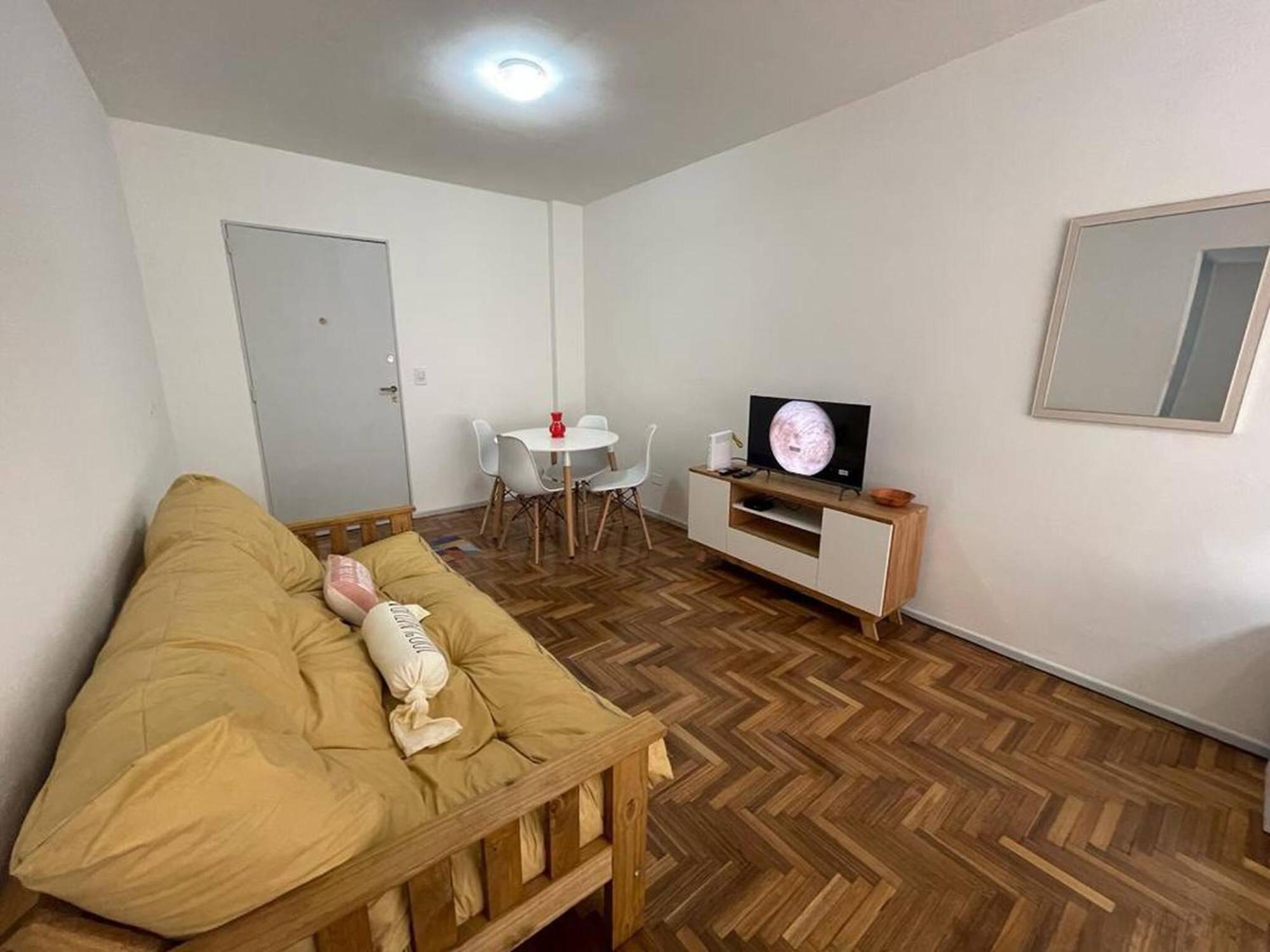 Charming In The Heart Of 2 Blocks Away From Corrientes Avenue * Ciudad Autónoma de Buenos Aires