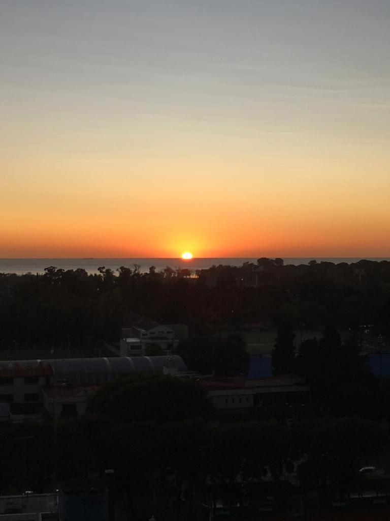 Amanecer Vista Al Rio Y A La Cancha De River :) *