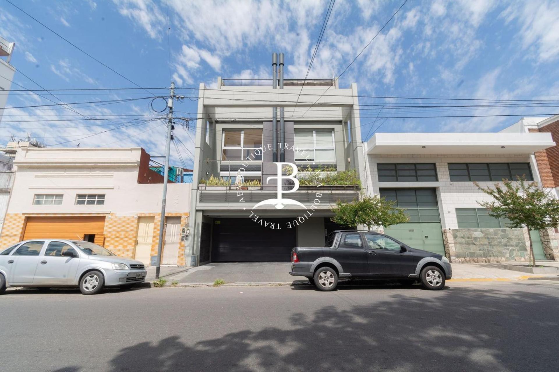 Villa Triplex Moderno Con Parrilla Y Jardin! Ciudad Autónoma de Buenos Aires