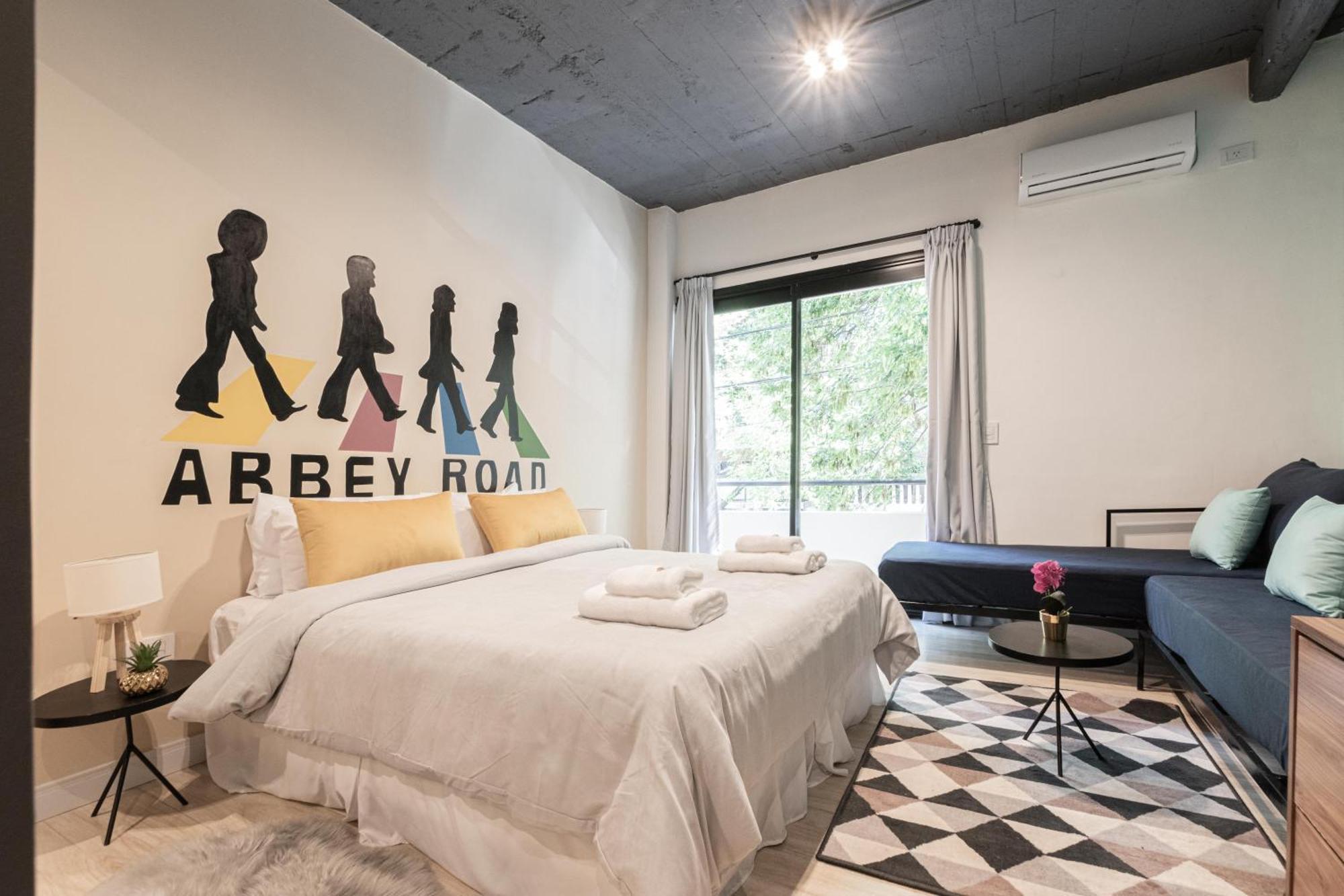 Fliphaus Chic Haus - 9 Lux Units 36 Pax